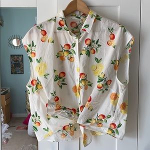 Sleeveless Citrus print Tie-front Blouse